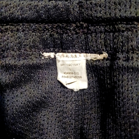 Nike Reversible Cropped Nylon Joggers - Picture 3 of 12